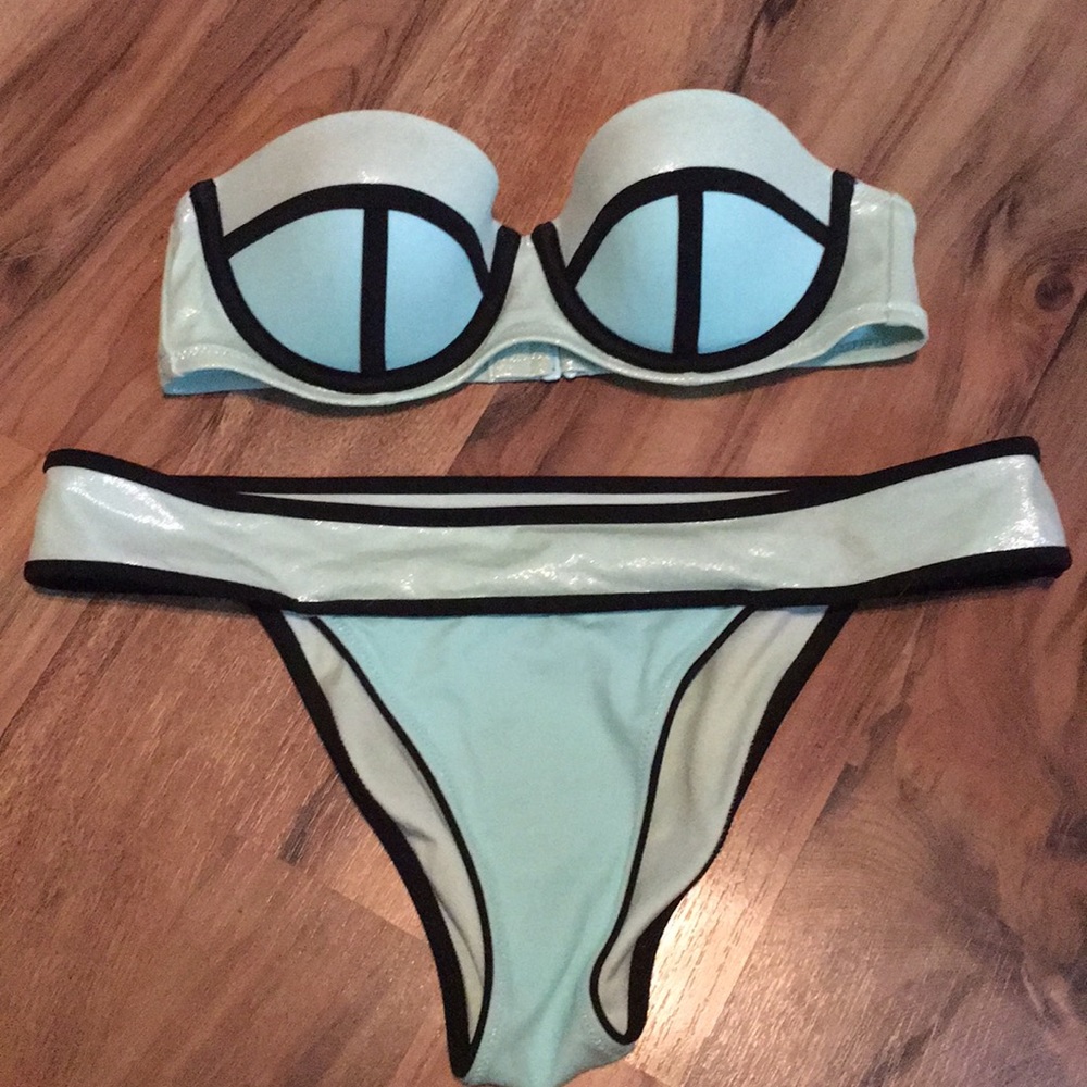 Victoria’s Secret bikini